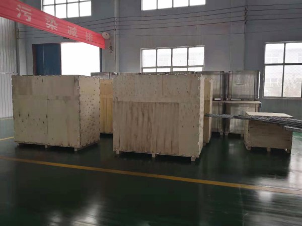 出口待發貨，玻璃鋼水箱